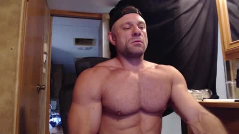 Snapshot of 9fat_inches chatting on 09-15-25, 02:50 9 fat inches online show from 09-15-25, 02:50