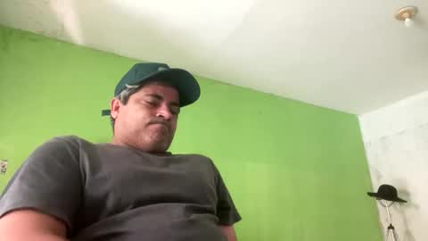Snapshot of 9vinhocamshow chatting on 10-25-25, 12:13 9vinhocamshow online show from 10-25-25, 12:13