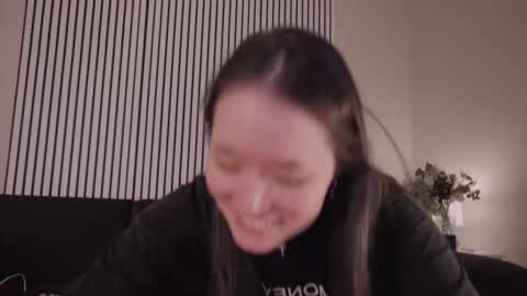 Snapshot of _3x7_ chatting on 09-28-25, 12:21 _3x7_ online show from 09-28-25, 12:21