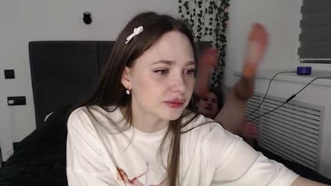 EMILY AND  MARCUS online show from 12-05-24, 10:34