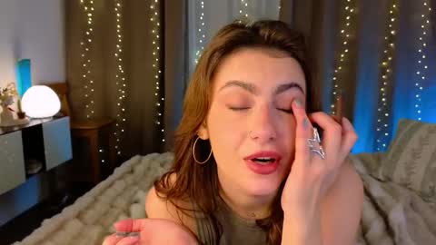 Willow online show from 12-15-25, 09:08