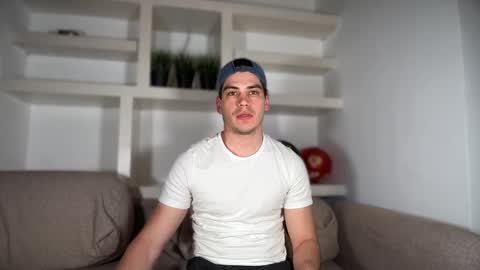 Snapshot of _aesthetic chatting on 09-29-25, 01:38 _aesthetic online show from 09-29-25, 01:38