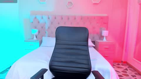 Agatha online show from 10-31-25, 04:35