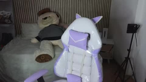 aitana online show from 12-17-25, 07:31