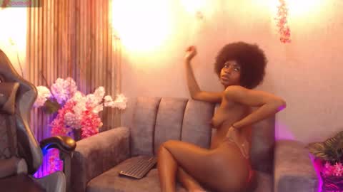 Snapshot of _alaana chatting on 12-14-25, 04:12 Alana online show from 12-14-25, 04:12