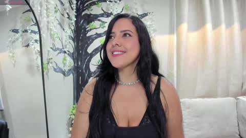Snapshot of _alice08_ chatting on 05-18-26, 12:00 online show from 05-18-26, 12:00
