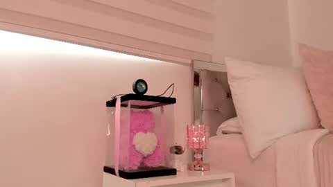 Snapshot of _alissonrose chatting on 06-18-26, 07:51 Karo online show from 06-18-26, 07:51
