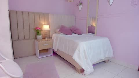 Hii I Am Andrea  online show from 10-15-25, 11:32