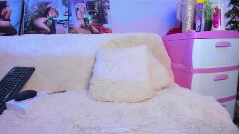 Snapshot of _angelnaugthy_ chatting on 11-19-25, 11:16 ANGEL online show from 11-19-25, 11:16