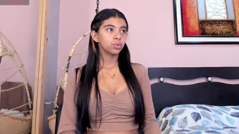 Snapshot of _anna_maria chatting on 10-07-25, 07:22 online show from 10-07-25, 07:22