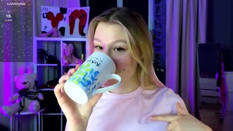 Anna Nolan online show from 02-19-26, 06:42