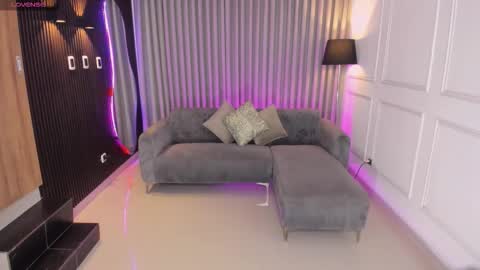 Snapshot of _anna_parker_ chatting on 11-18-25, 07:29 Ana online show from 11-18-25, 07:29