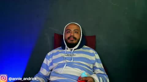 Annie Andrick online show from 11-19-25, 01:11