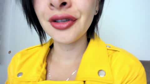 Snapshot of _antomouth_paradise chatting on 12-12-24, 10:24 antonia online show from 12-12-24, 10:24