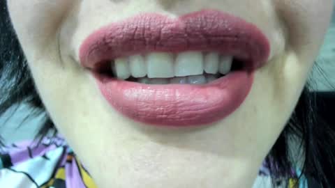 Snapshot of _antomouth_paradise chatting on 12-19-24, 03:30 antonia online show from 12-19-24, 03:30