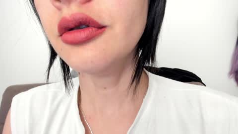 Snapshot of _antomouth_paradise chatting on 01-22-25, 09:57 antonia online show from 01-22-25, 09:57