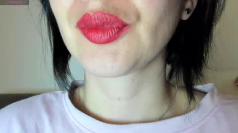 Snapshot of _antomouth_paradise chatting on 02-12-25, 10:24 antonia online show from 02-12-25, 10:24