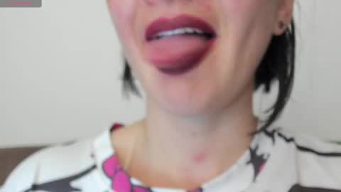 Snapshot of _antomouth_paradise chatting on 02-20-25, 11:32 antonia online show from 02-20-25, 11:32