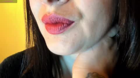 Snapshot of _antomouth_paradise chatting on 10-25-25, 10:23 antonia online show from 10-25-25, 10:23