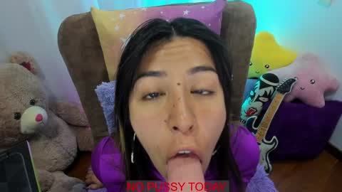 Snapshot of _antonella_dreams chatting on 01-12-25, 10:43 _antonella_dreams online show from 01-12-25, 10:43