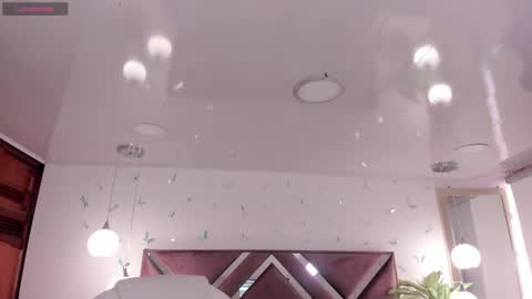 antonnela online show from 11-25-25, 02:17