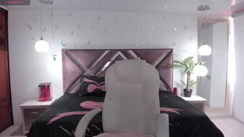 antonnela online show from 12-19-25, 02:24