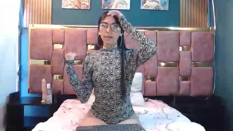 Snapshot of _aranza23 chatting on 05-15-26, 12:01 Aranza. online show from 05-15-26, 12:01