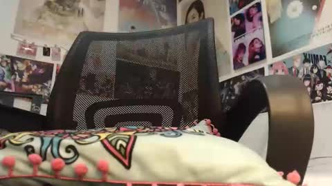 Snapshot of _ariana03_ chatting on 01-10-25, 06:17 Ariana online show from 01-10-25, 06:17