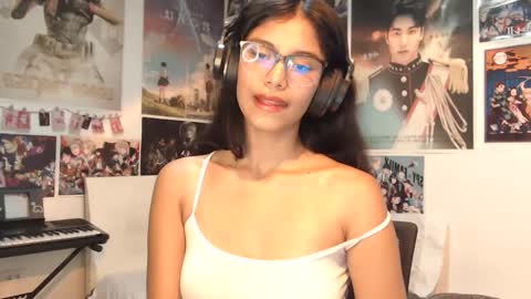 Snapshot of _ariana03_ chatting on 02-25-25, 03:38 Ariana online show from 02-25-25, 03:38