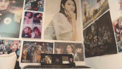 Snapshot of _ariana03_ chatting on 11-06-25, 03:57 Ariana online show from 11-06-25, 03:57