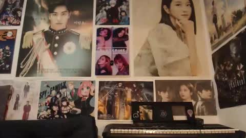 Snapshot of _ariana03_ chatting on 03-07-26, 01:41 Ariana online show from 03-07-26, 01:41