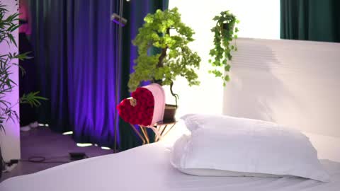 Arielle online show from 04-22-26, 05:43