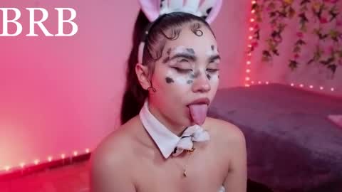 Snapshot of _ariiaa_ chatting on 04-30-26, 03:13 Aria online show from 04-30-26, 03:13