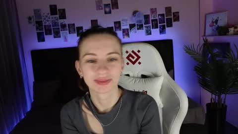 _ash_leyy_ online show from 09-21-25, 01:29