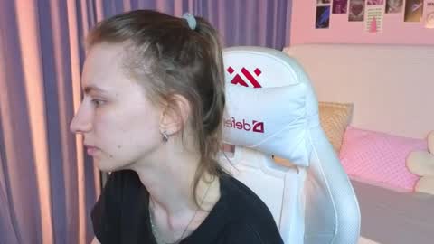 _ash_leyy_ online show from 04-26-26, 01:25