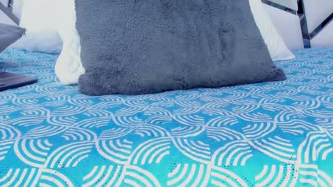 Aura online show from 02-14-25, 06:34