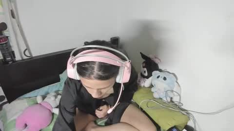 _baby_vi online show from 12-17-25, 06:14