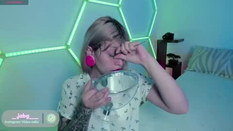 Lunita  online show from 01-04-25, 08:37