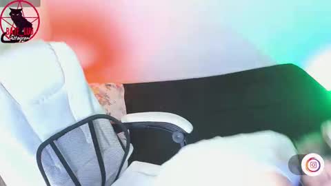 Lunita  online show from 11-16-25, 03:12