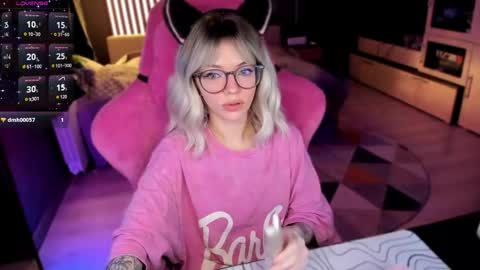 Olivia Subscribe to my Fansly -   online show from 04-21-26, 11:29