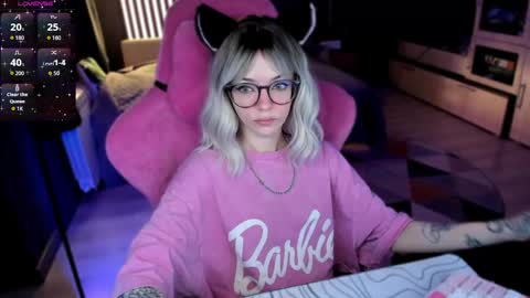 Olivia Subscribe to my Fansly -   online show from 04-24-26, 11:40