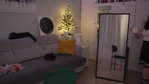 Snapshot of _blackbee_ chatting on 12-08-24, 09:08 Lili online show from 12-08-24, 09:08