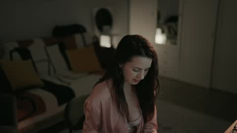 Snapshot of _blackbee_ chatting on 09-10-25, 11:32 Lili online show from 09-10-25, 11:32