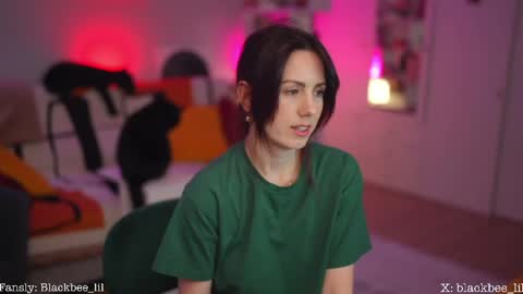 Lili online show from 04-15-26, 08:54