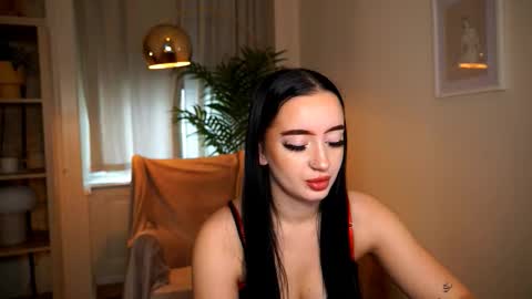 Snapshot of _blackpeaarl chatting on 12-21-25, 11:17 Pearl online show from 12-21-25, 11:17