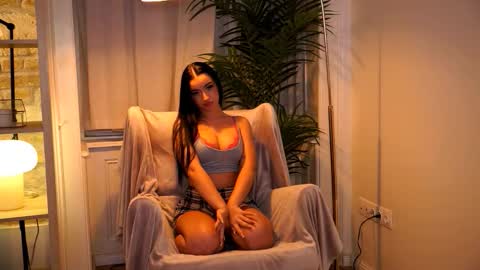 Snapshot of _blackpeaarl chatting on 02-16-26, 05:09 Pearl online show from 02-16-26, 05:09