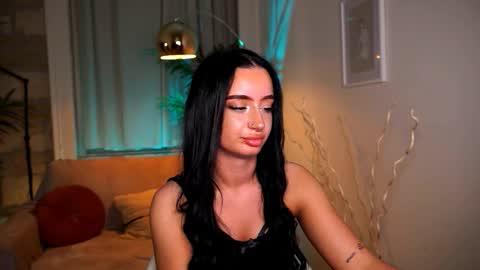 Snapshot of _blackpeaarl chatting on 03-14-26, 06:13 Pearl online show from 03-14-26, 06:13