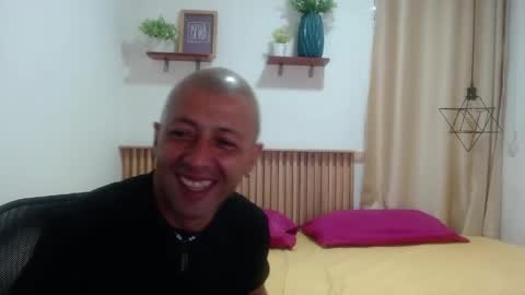 Snapshot of _bonnie__and_clyde chatting on 04-18-26, 08:31 _bonnie__and_clyde online show from 04-18-26, 08:31
