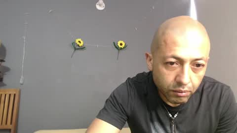Snapshot of _bonnie__and_clyde chatting on 05-12-26, 08:17 _bonnie__and_clyde online show from 05-12-26, 08:17