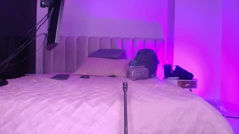 Snapshot of _britanyy_ chatting on 11-26-25, 03:18 Britany online show from 11-26-25, 03:18